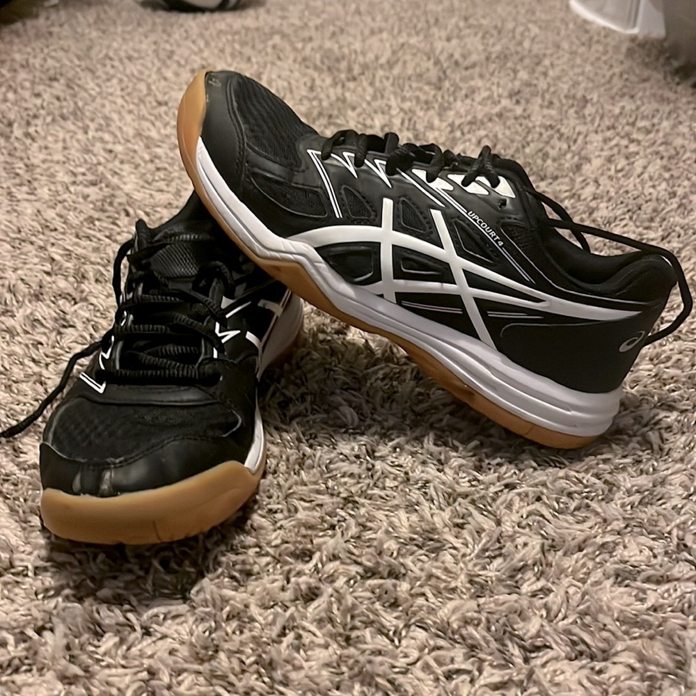 Volleyball shoes